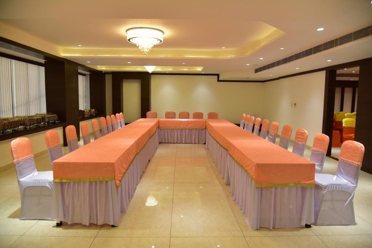 Hotel Crystal Grand Haldwāni Екстериор снимка