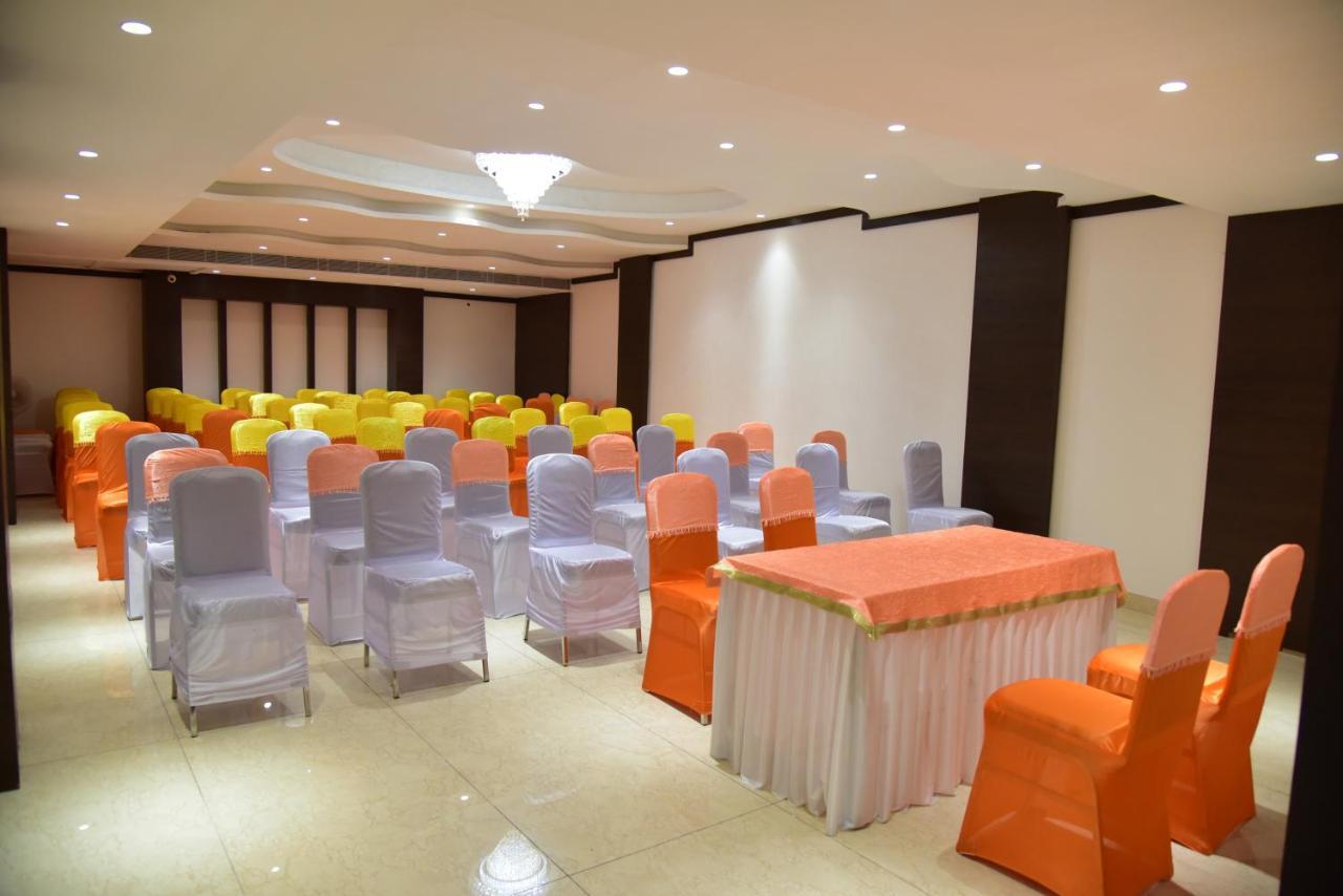 Hotel Crystal Grand Haldwāni Екстериор снимка