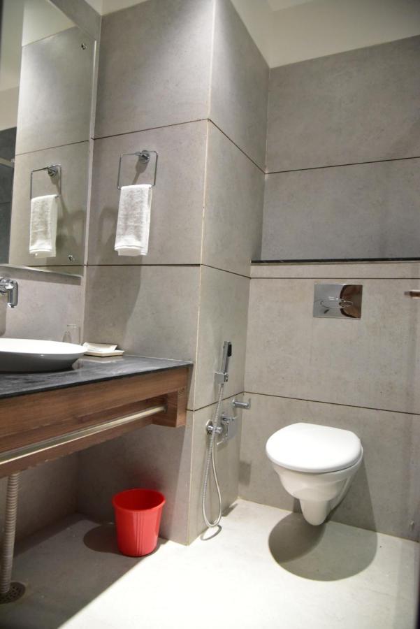 Hotel Crystal Grand Haldwāni Екстериор снимка