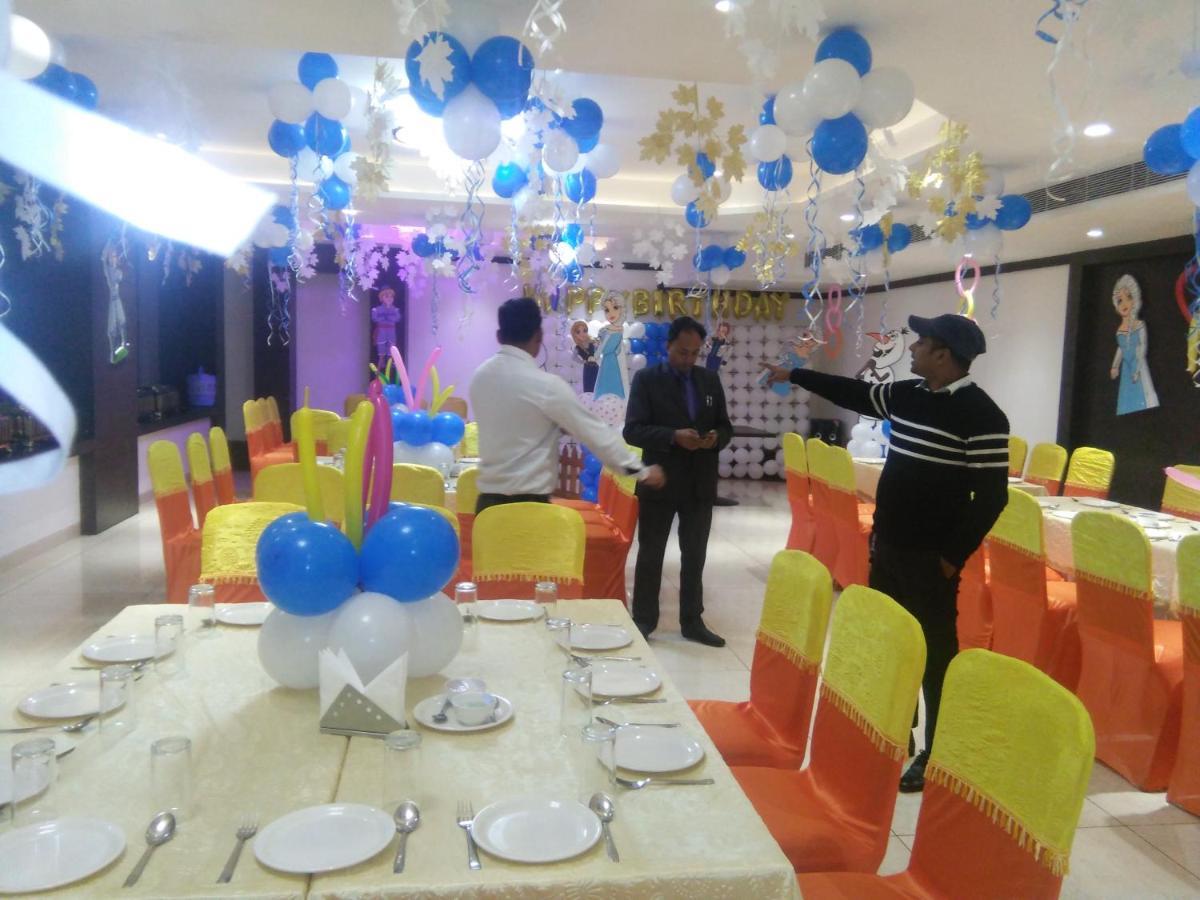 Hotel Crystal Grand Haldwāni Екстериор снимка